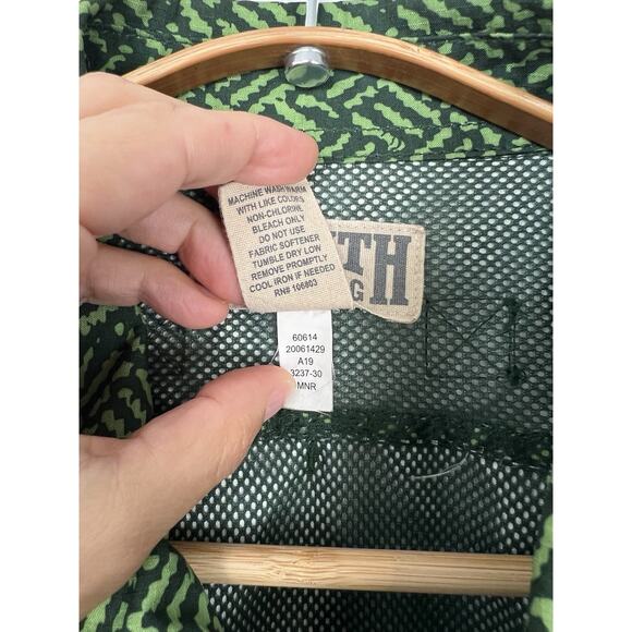 Duluth Trading Co Men's‎ 2XL Button Up Fishing Shirt Vented Wicking Green - Picture 4 of 13